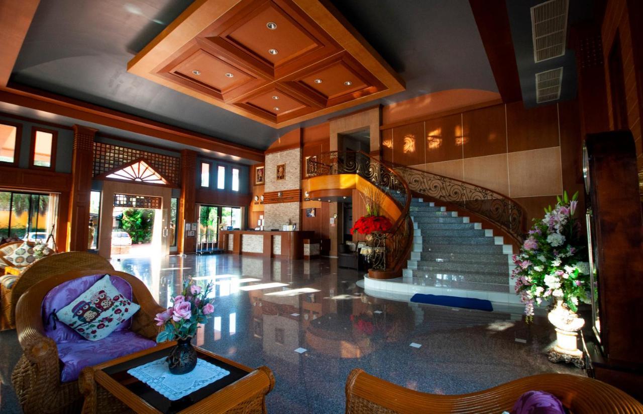 Chiangrai Grand Room Hotel Chiang Rai Bagian luar foto